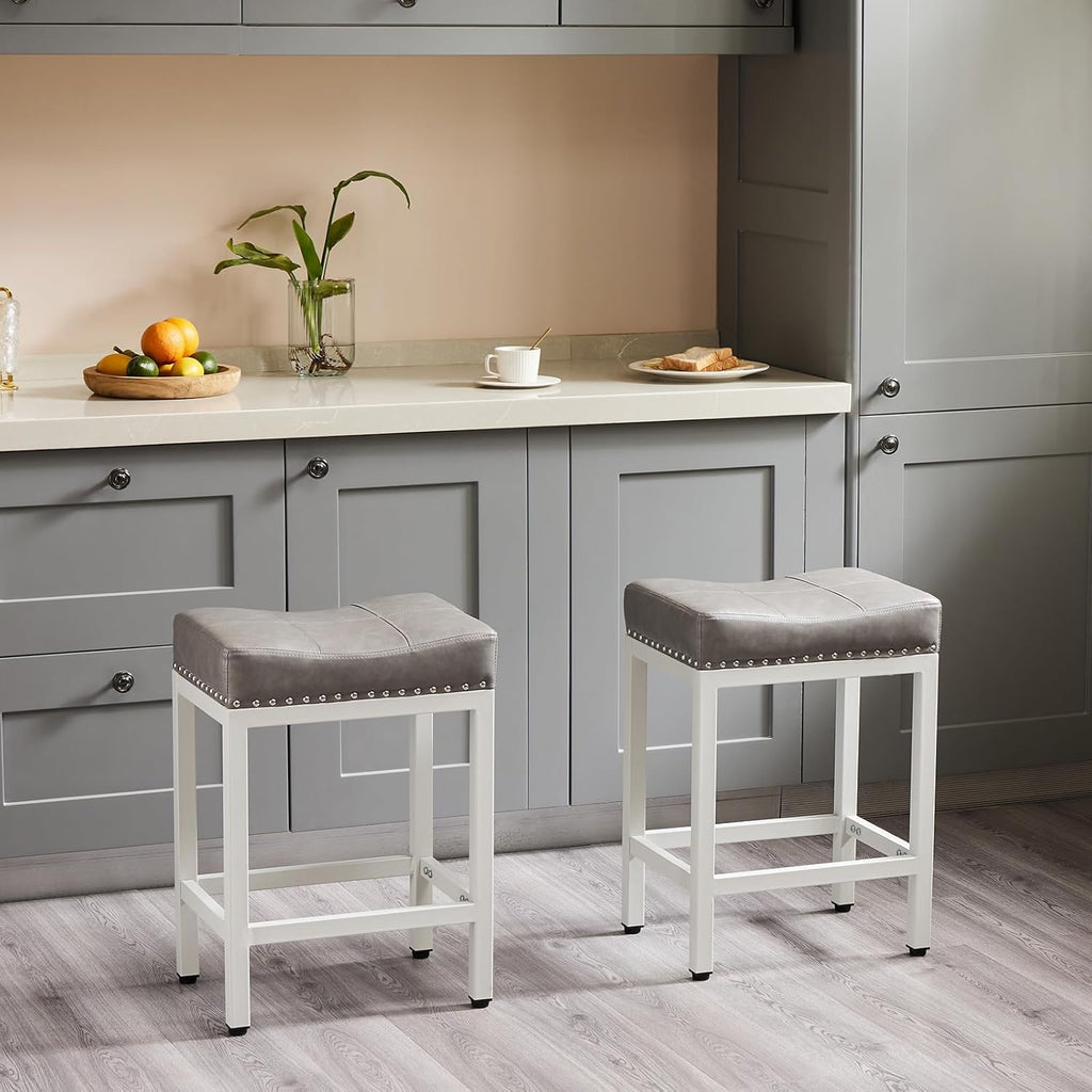 Saddle Bar Stools Set of 4, 24 Inch Counter Height Stools with Curved PU Leather Surface, 3.7 Thick Upholstery Bar Height Stools with Footrest for Kitchen Island, Dining, Cafe, Gray