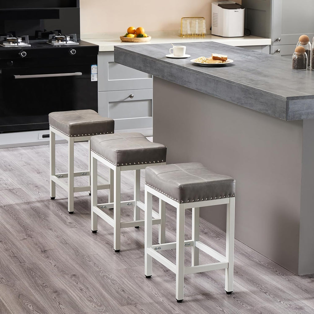 Saddle Bar Stools Set of 4, 24 Inch Counter Height Stools with Curved PU Leather Surface, 3.7 Thick Upholstery Bar Height Stools with Footrest for Kitchen Island, Dining, Cafe, Gray